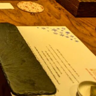 世界中からグルメの方が集まるお店 各国の言葉でご挨拶️ なんで…